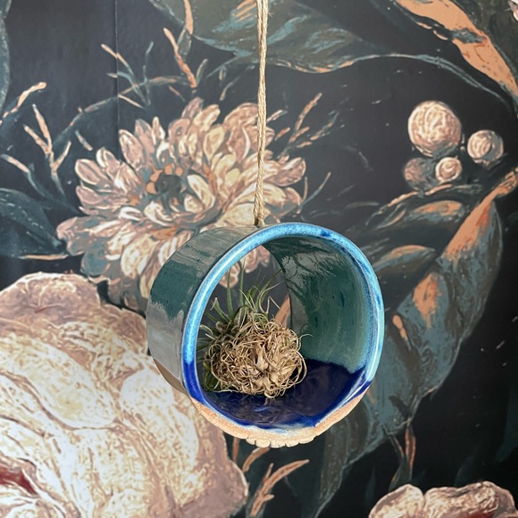 Hanging Pottery by MIKA Fleur - Picture 3 of 12